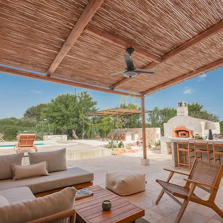 Hébergement de vacances Td Trullo Titiro With Wine Cellar, Vineyard & Pool Ostuni