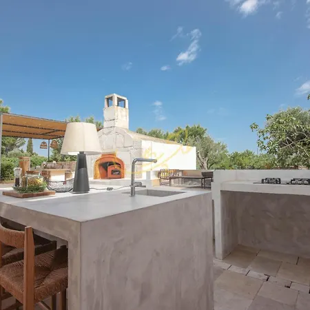 Td Trullo Titiro With Wine Cellar, Vineyard & Pool Hébergement de vacances *