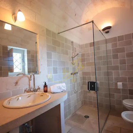 TD Trullo Titiro with Wine Cellar, Vineyard&Pool Casa vacanze