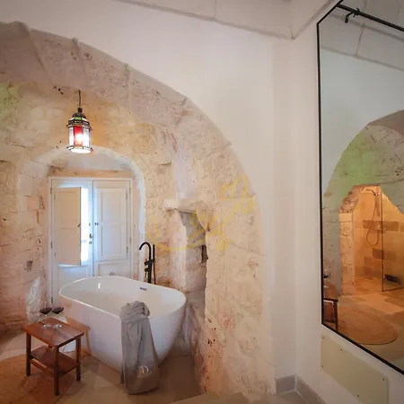 Casa vacanze TD Trullo Titiro with Wine Cellar, Vineyard&Pool