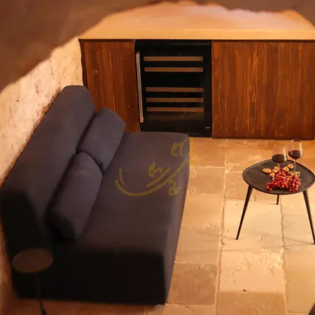 Casa vacanze TD Trullo Titiro with Wine Cellar, Vineyard&Pool Ostuni