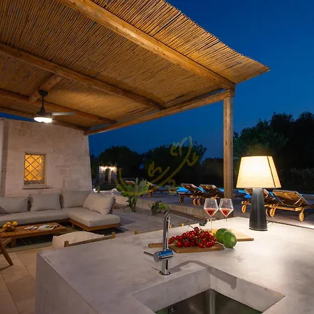 TD Trullo Titiro with Wine Cellar, Vineyard&Pool *