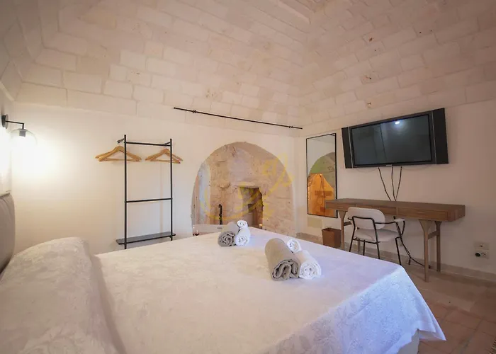 Дом отдыха Td Trullo Titiro Vineyard Wine Cellar Pool Остуни