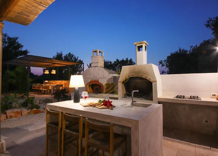 Td Trullo Titiro Vineyard Wine Cellar Pool * Остуни